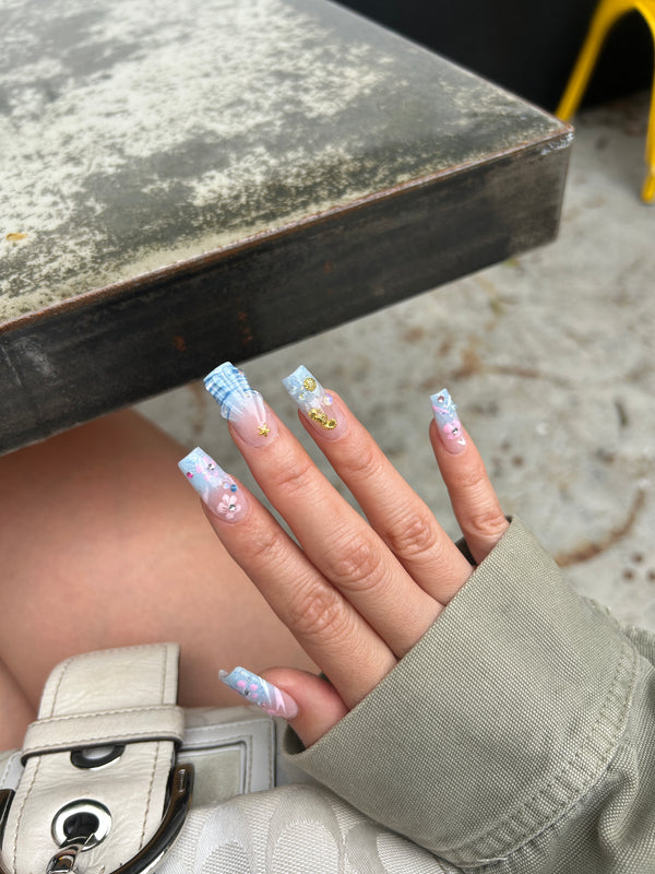 Blue Ocean Ombre Hibiscus Nails