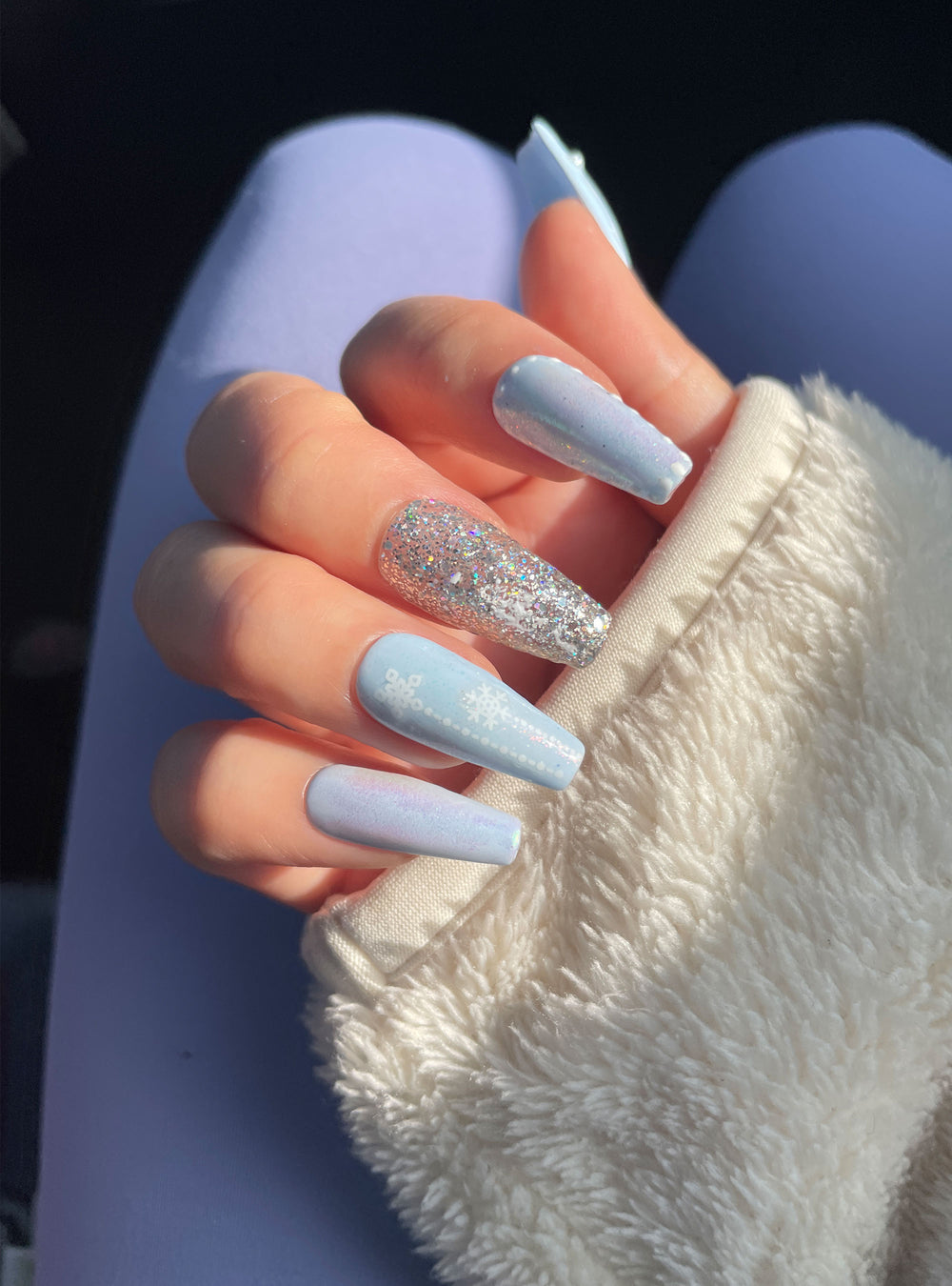 White Christmas nails