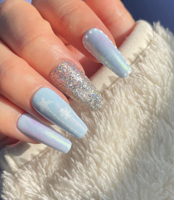 White Christmas nails