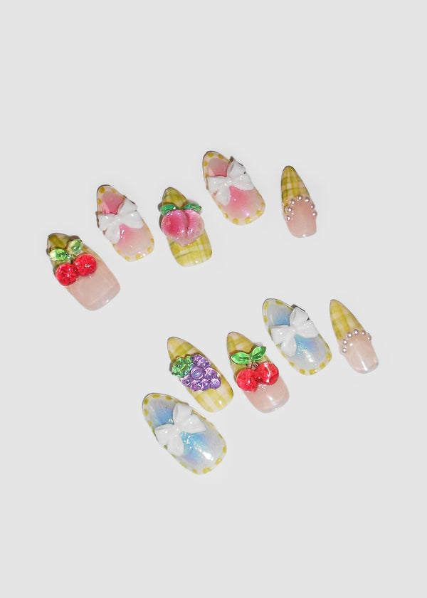 Picnic Basket Gingham Nails